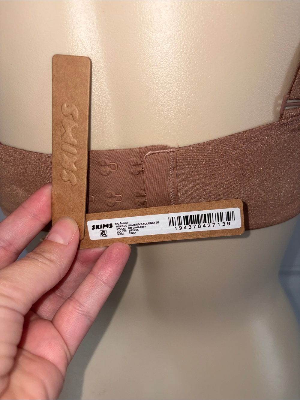 SKIMS No Show Molded Unlined Balconette Bra - Sienna - Picture 5 of 6